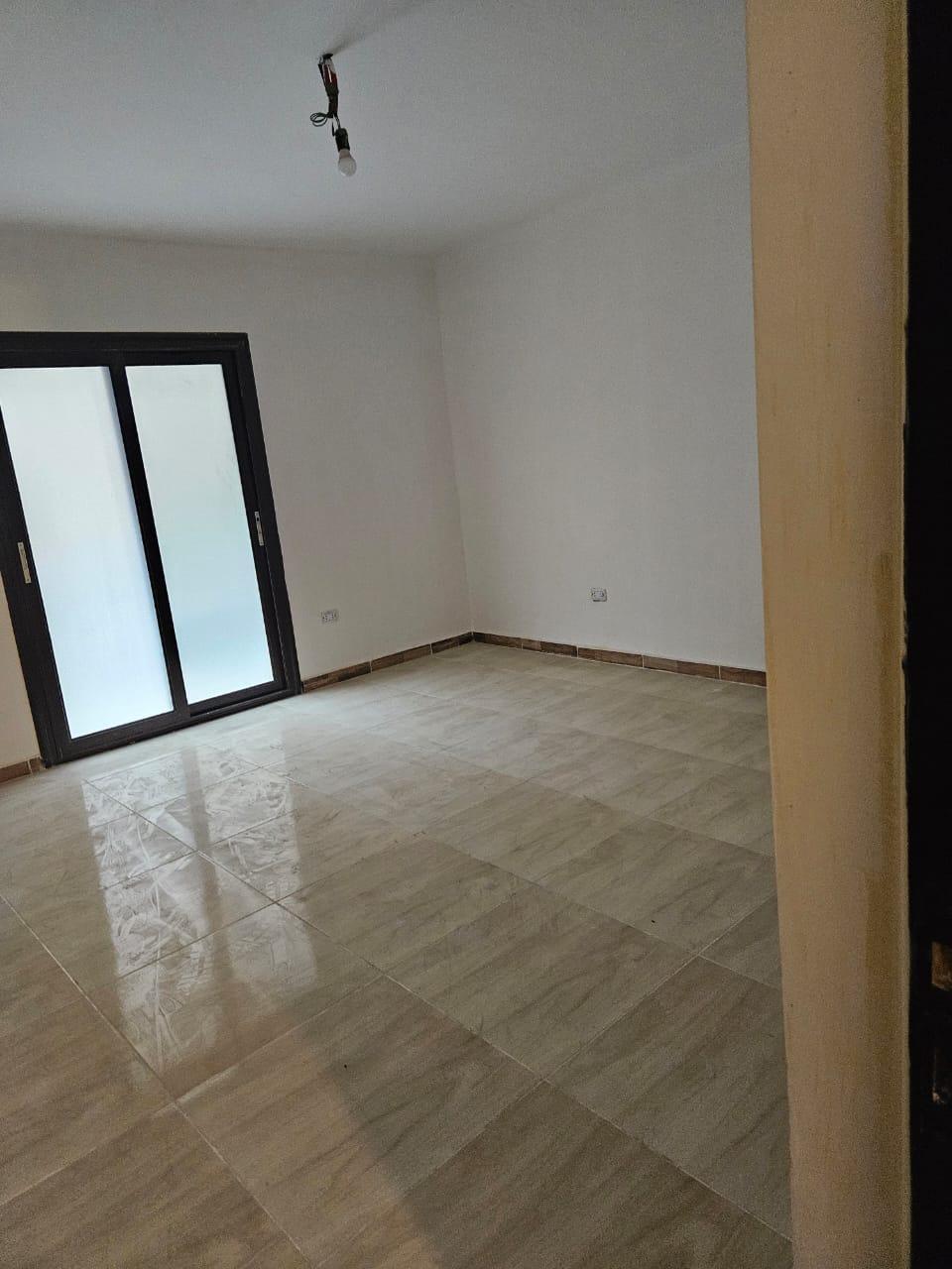 صورة 8 لـعيادة / مركز طبي ٣ غرف متشطّب للإيجار، ١٦٤ شارع شبرا (عمارة QNB)، القاهرة