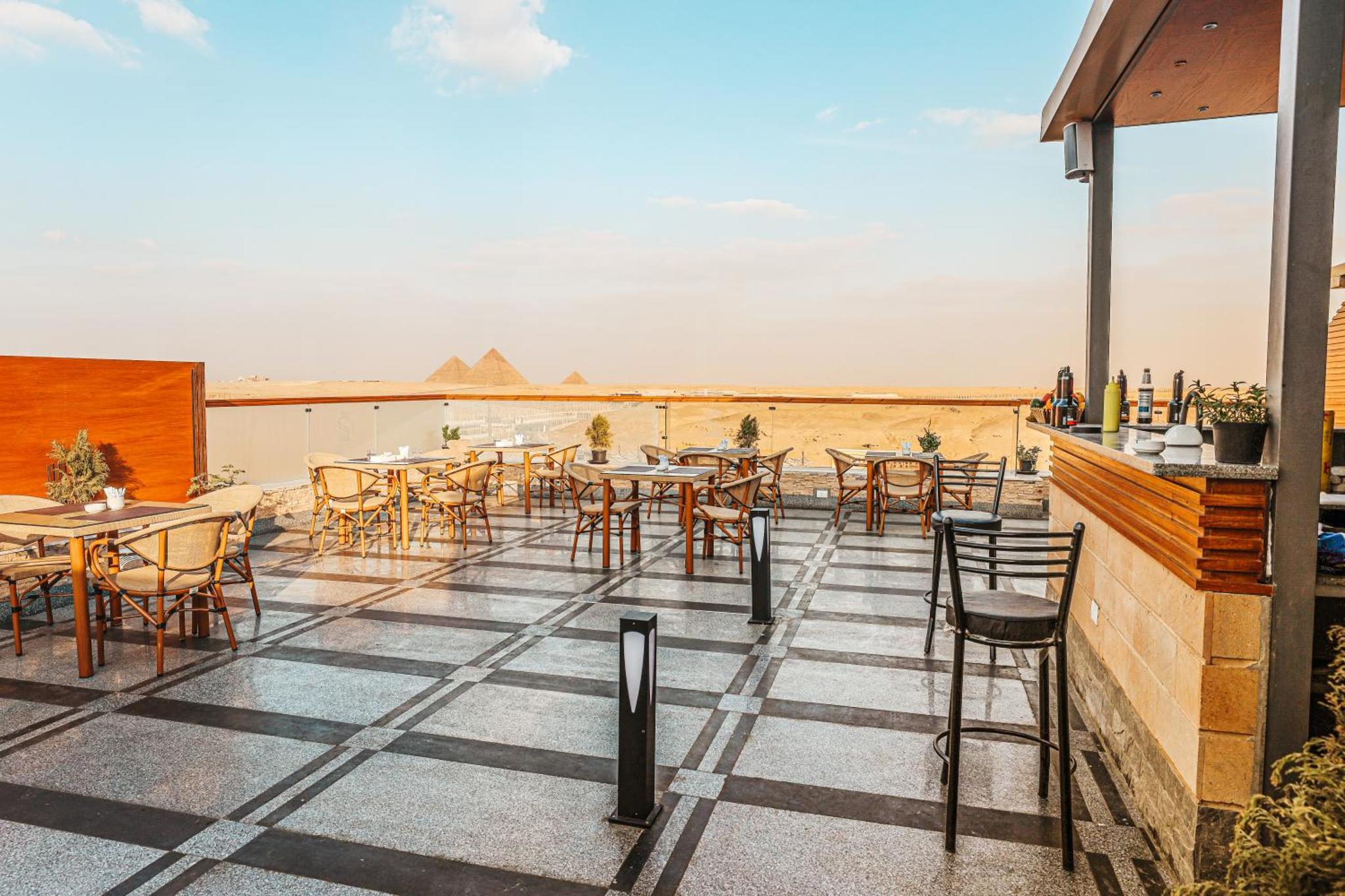 صورة 2 لـSultan Pyramids Boutique Hotel View