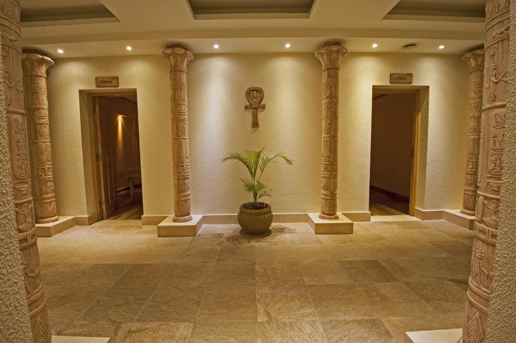 Photo 3 of Rivoli Suites