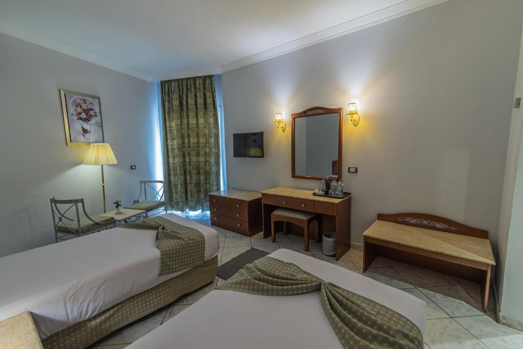 Photo 3 of Dexon Roma Hotel Hurghada