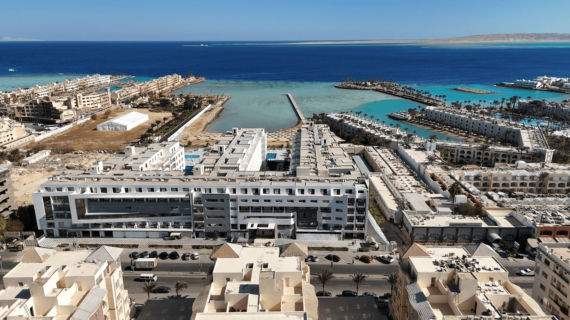 شقة رائعة بإطلالة خلابة على البحر مكونة من ثلاث غرف نوم في منتجع سكانديك الغردقة