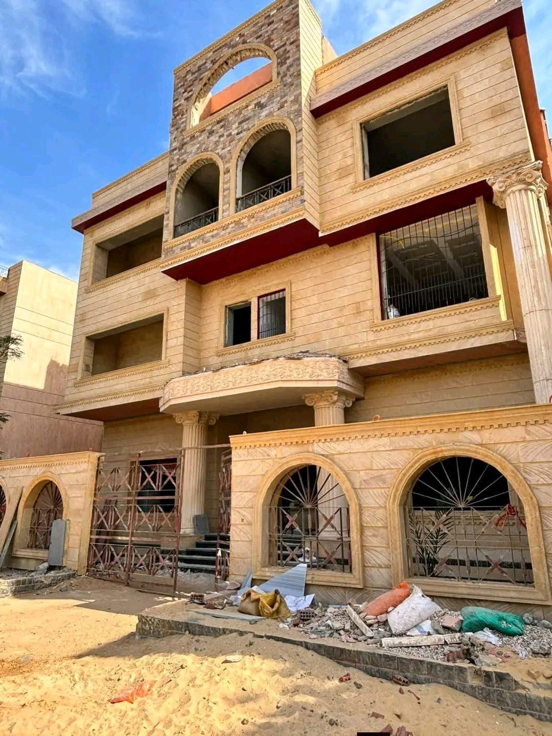 شقة ٣ غرف نص تشطيب للبيع داخل فيلا - الحي الخامس، مدينة العبور