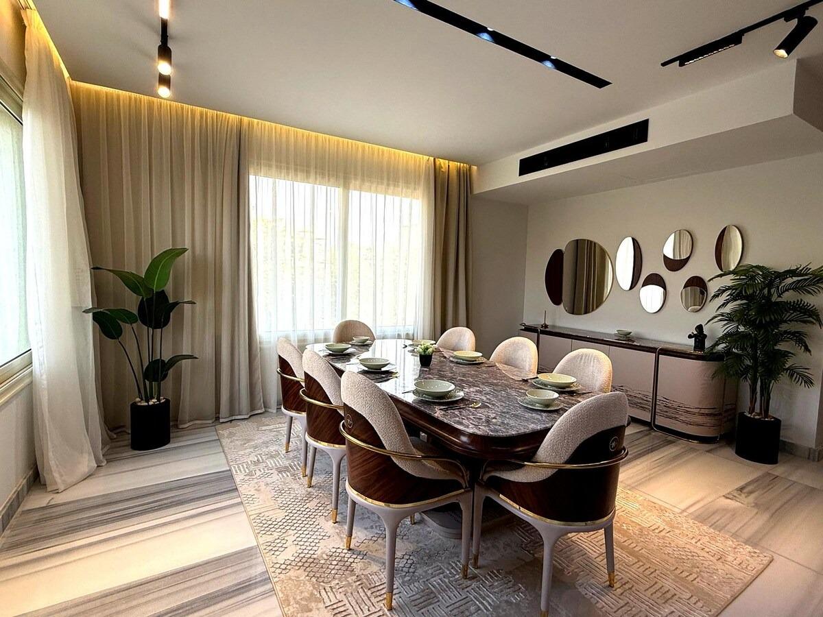 6-Bedroom Villa in Greater Cairo