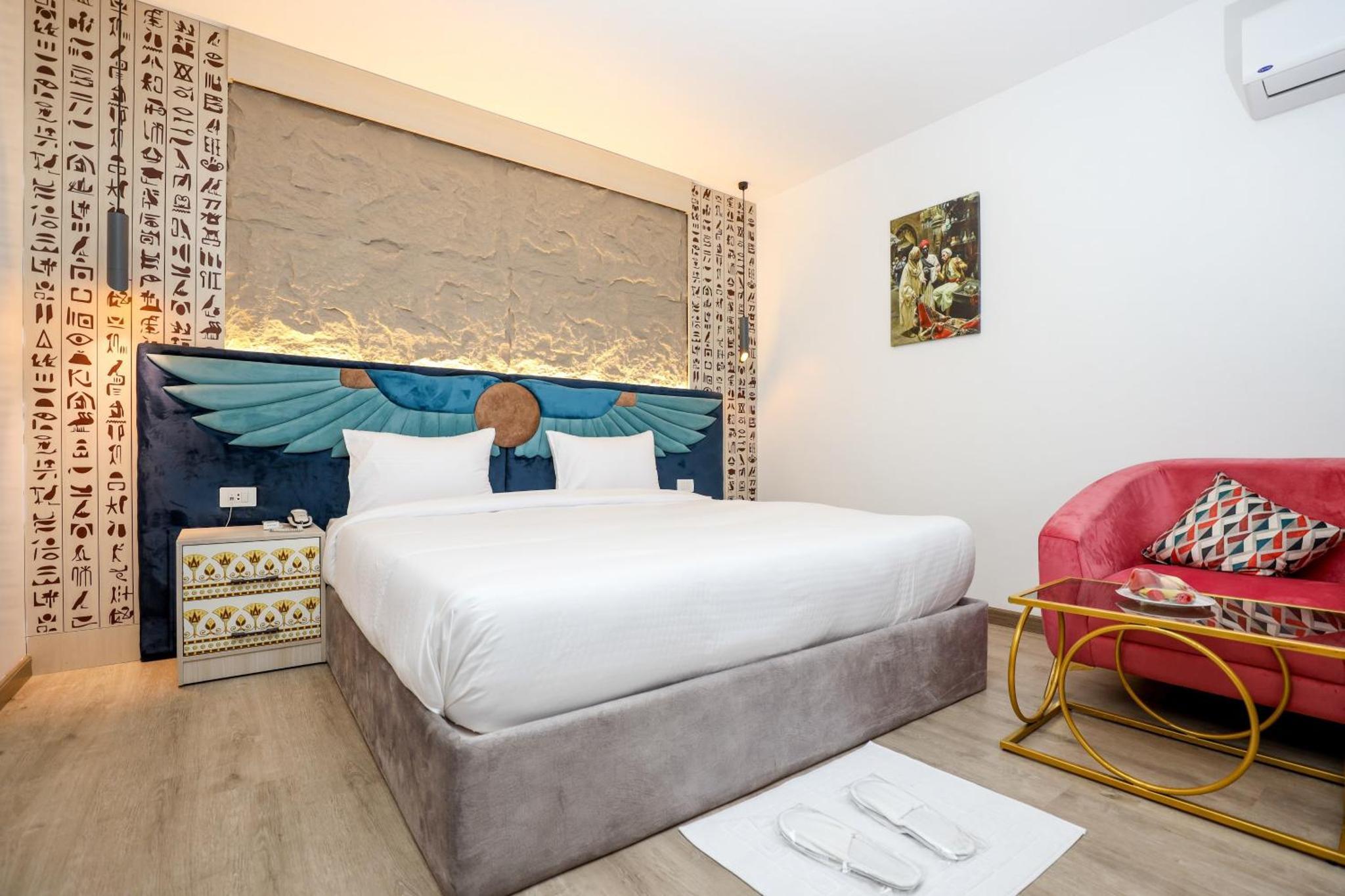 Deluxe Double Room with Pyramids View - A
