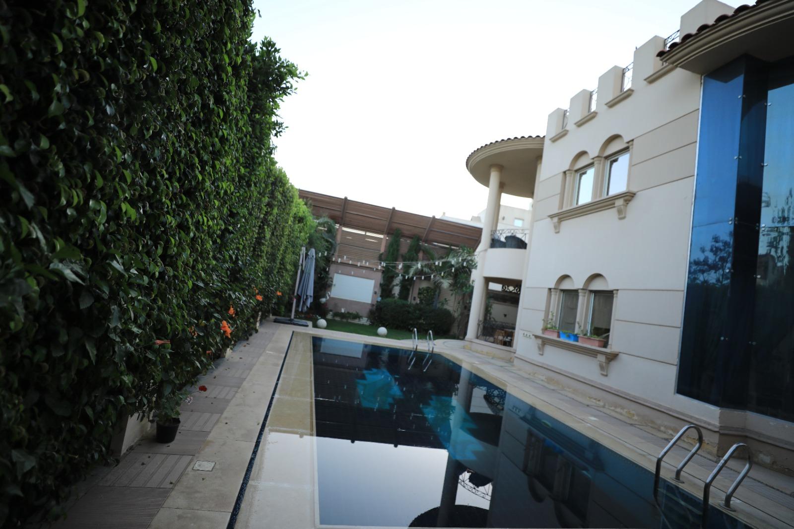 Photo 10 of Pool 6 Bedroom Villa in Royal City Lotus