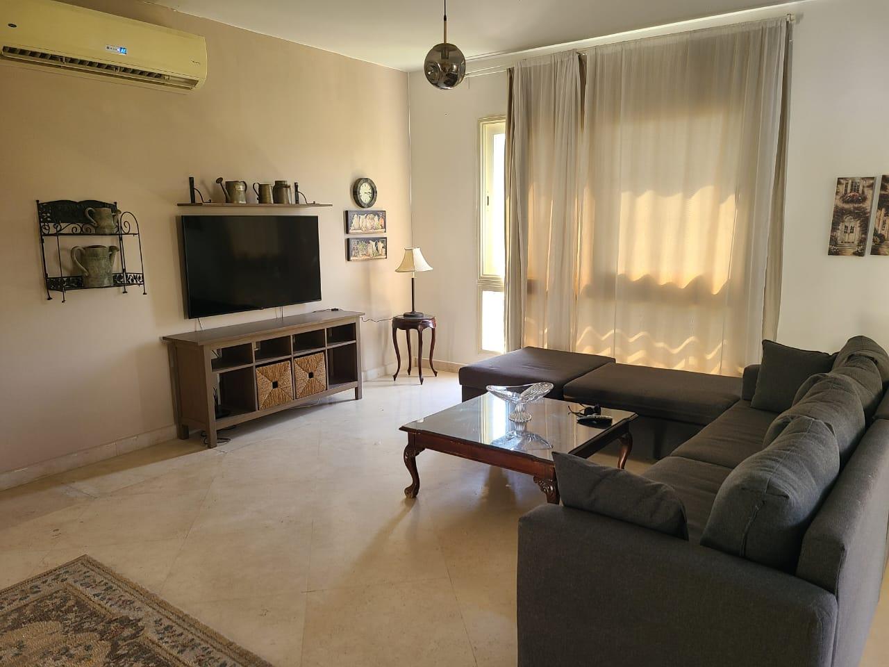 Pool Access 3 Bedroom Apt in Uptown