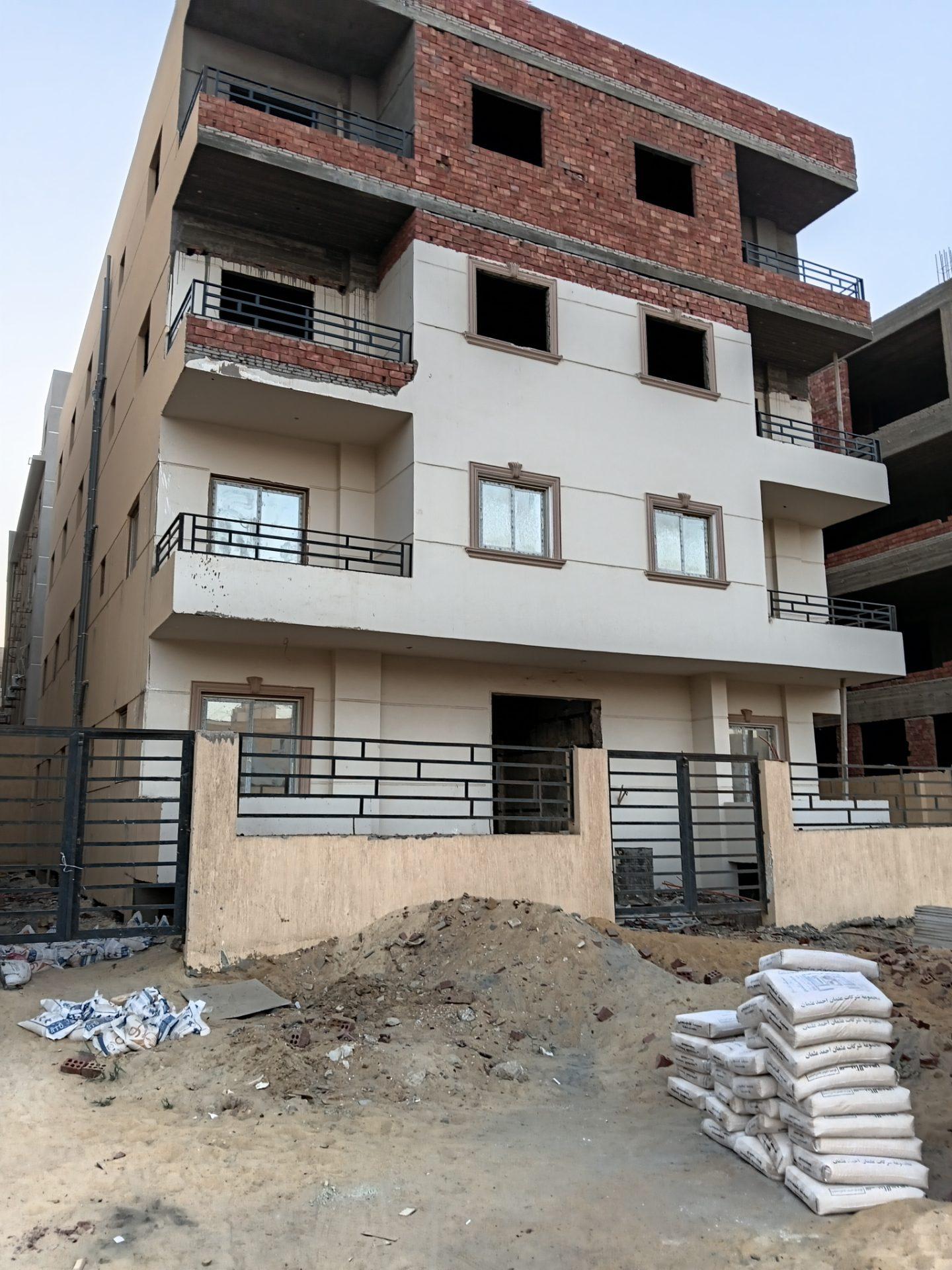 Photo 2 of Garden 3 Bedroom Apartment in Al Andalus 1