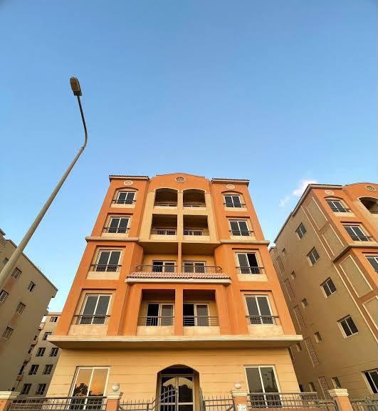 Garden 3‑Zimmer‑Apartment in Omorat Al Muhabarat