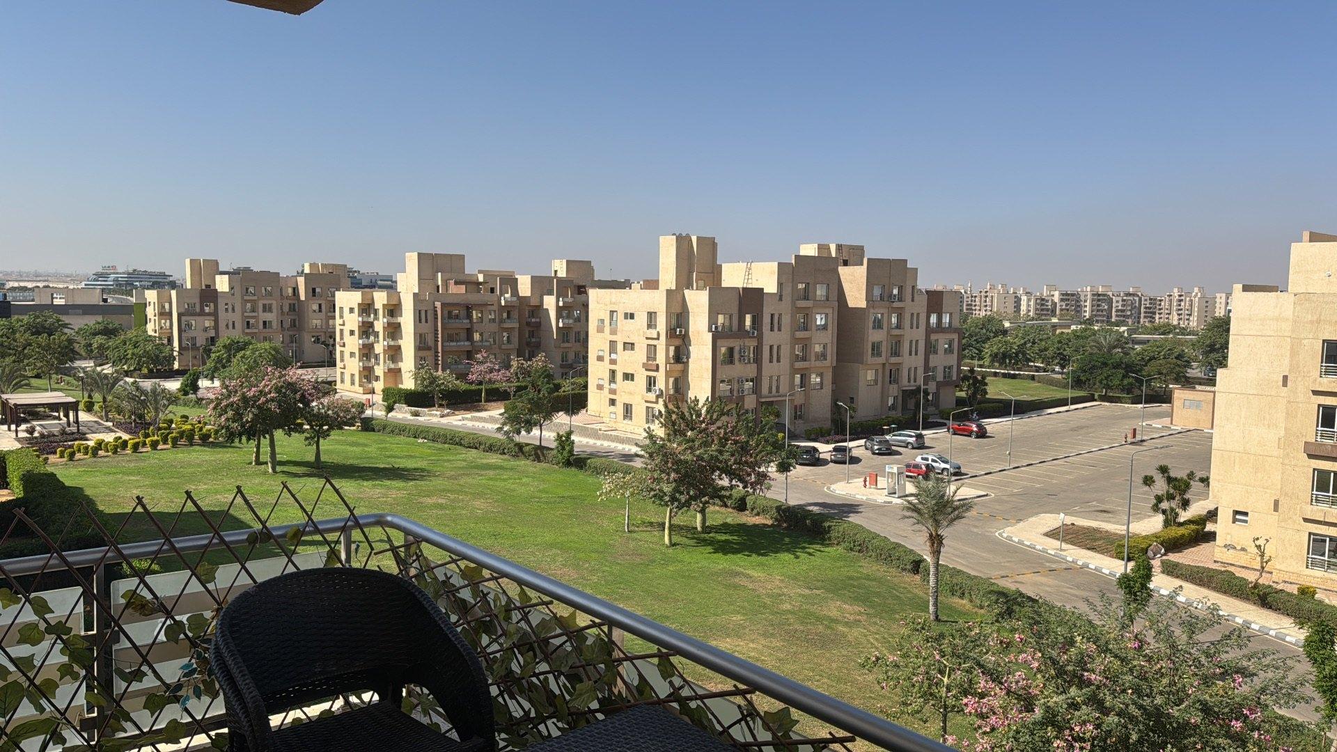 Dupleks 420 m² z 4 sypialniami i tarasami na sprzedaż w osiedlu Wesal Views, El Shorouk