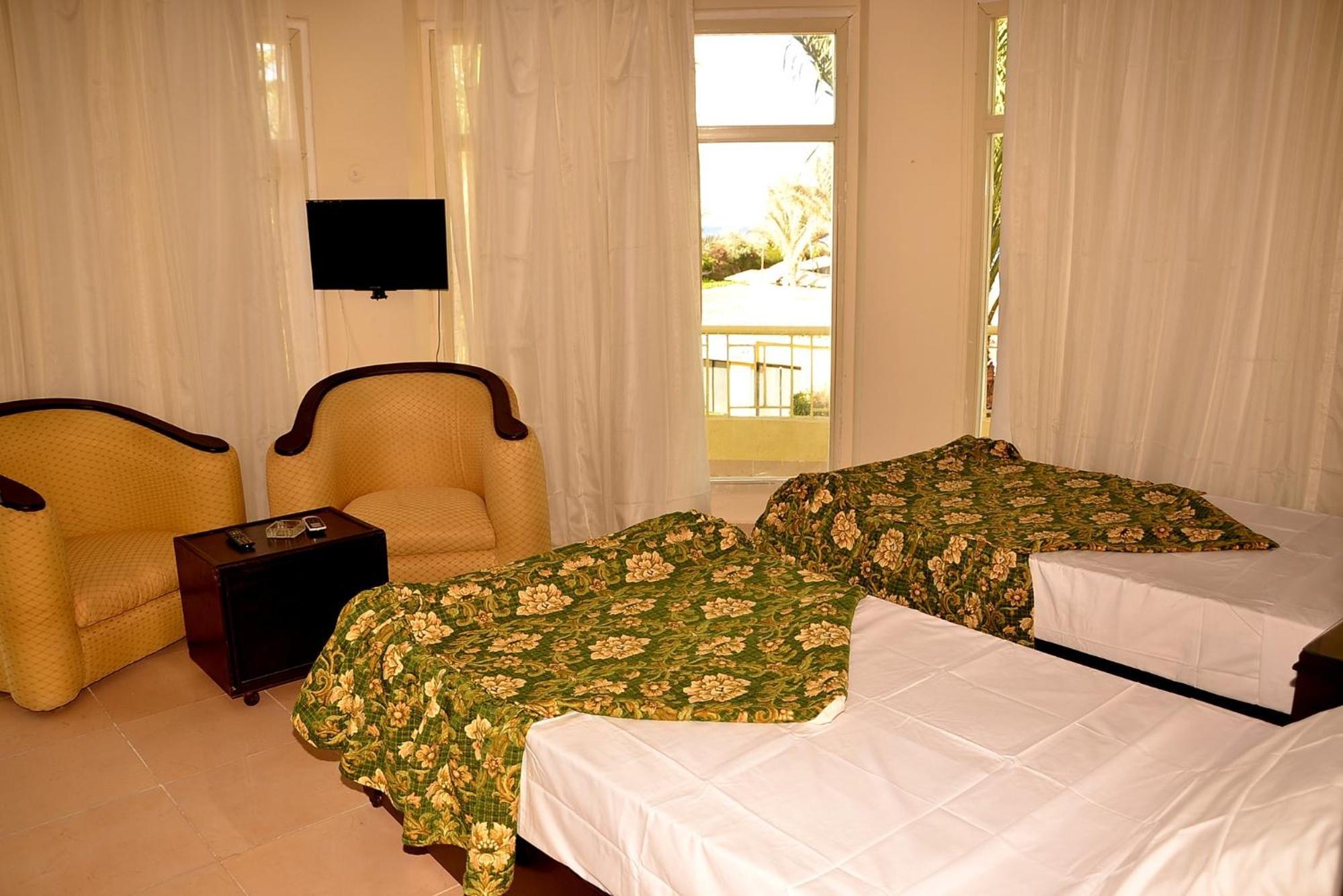 Family Room (4 Adults)