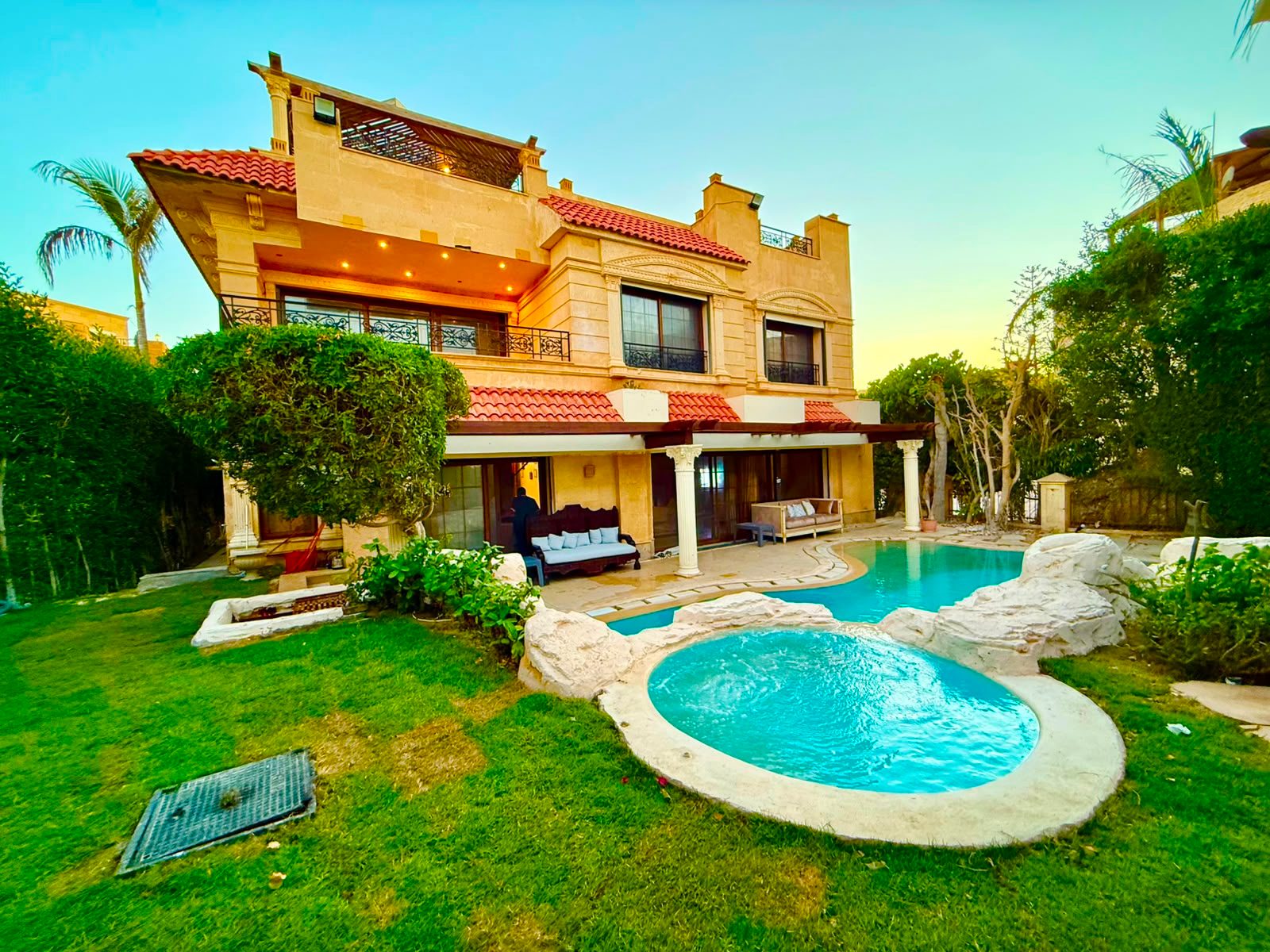 6-Bedroom Second-Row Villa with Pool and 1,500 sqm Garden, Lisan El Wozaraa, Mar